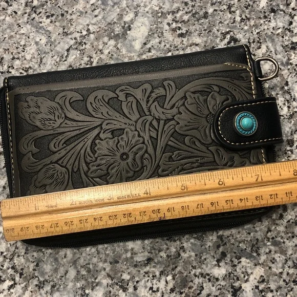 Montana West Western Tooled Phone Case Crossbody Wallet 7.5”x5” EUC - Picture 5 of 6